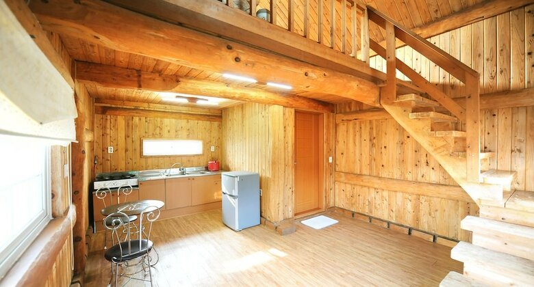 Jeju Log Pension