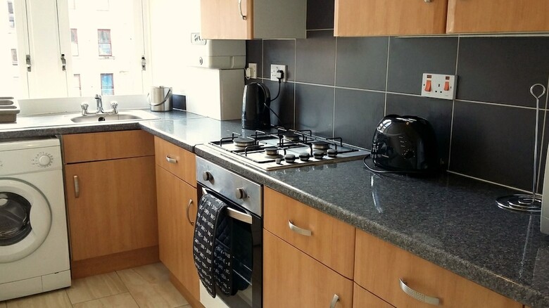 2 Bed Apartment In The West End