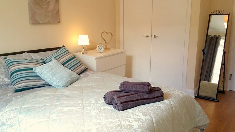 2 Bed Apartment In The West End