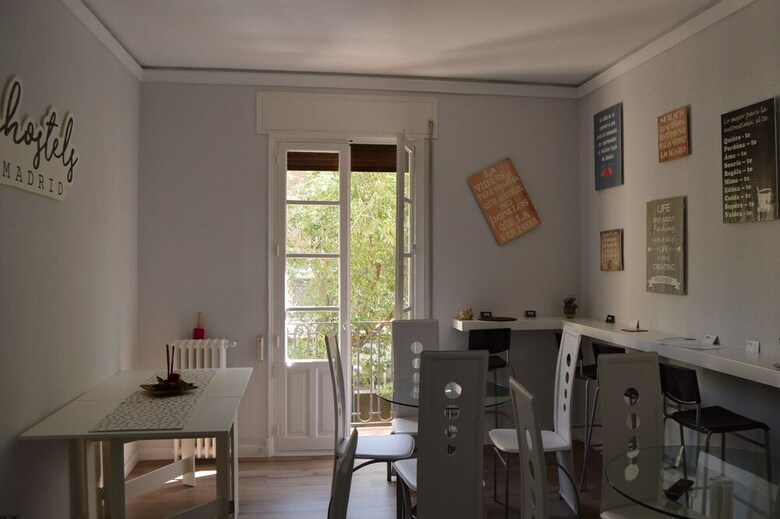 Hostal Jmg Hostel Madrid