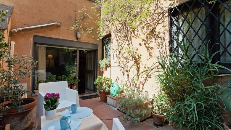 Apartamento Rental In Rome Arco Ciambella Studio