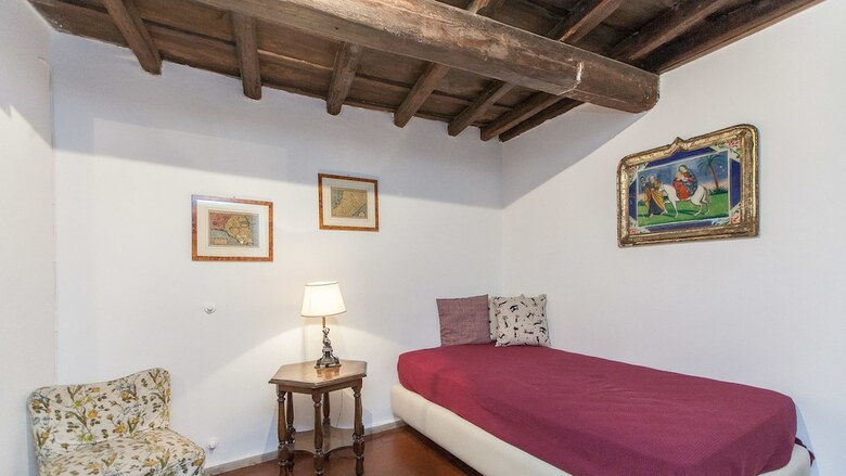 Apartamento Rental In Rome Arco Ciambella Studio