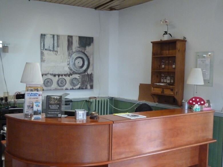Hotel H�tel Restaurant Le Commerce