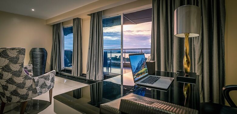 Acacia Premier Hotel