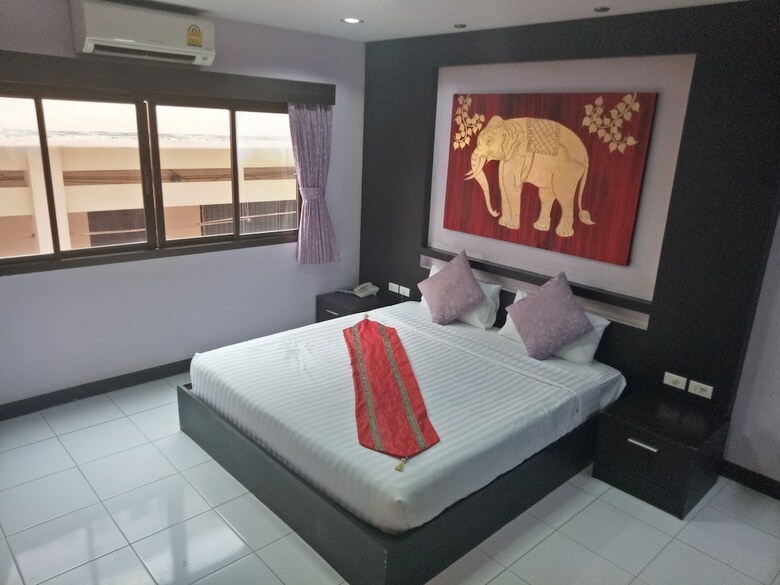 Hotel Zip Lounge & Apartments