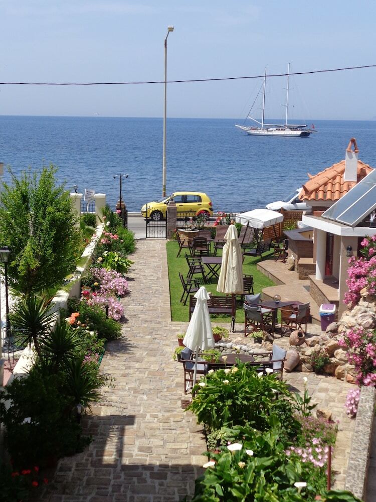 Niki Studios Sea-front