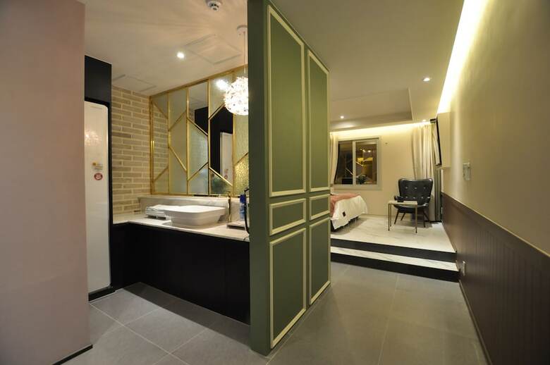 French Code Hotel