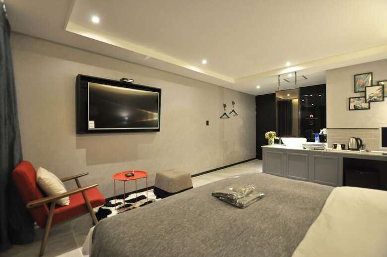 French Code Hotel