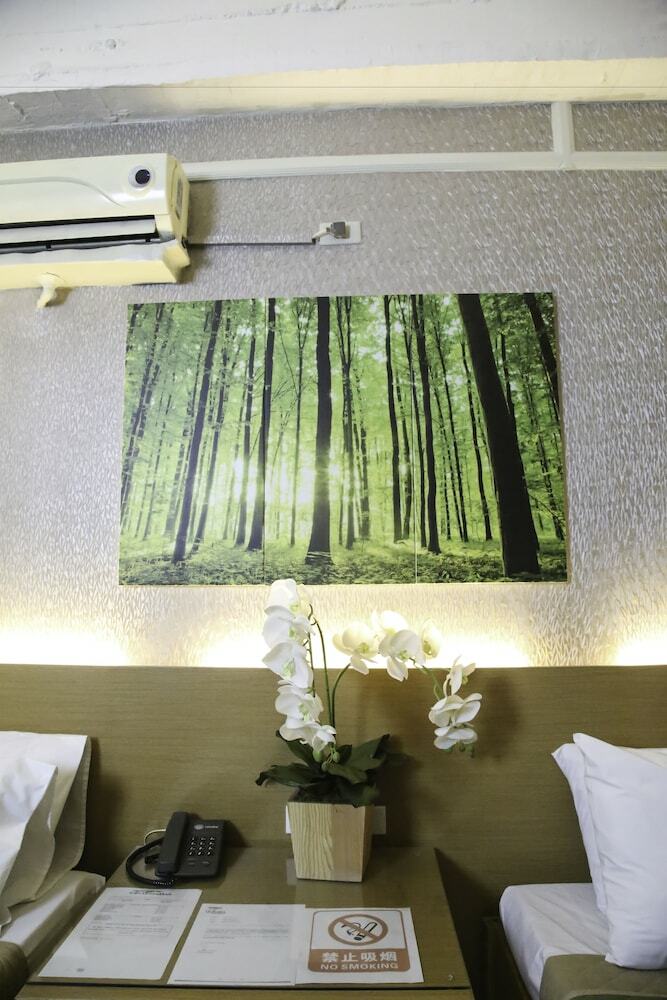 Quoalla Hotel Makati