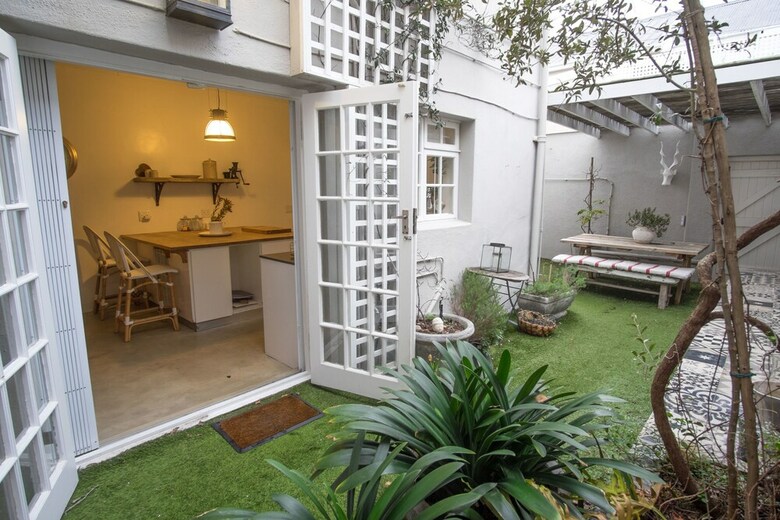 Apartamentos Green Point Garden Cottage