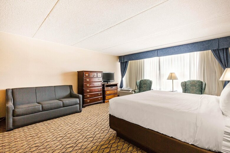Clarion Hotel Williamsburg I-64