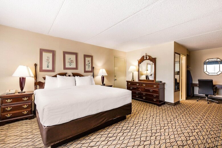 Clarion Hotel Williamsburg I-64