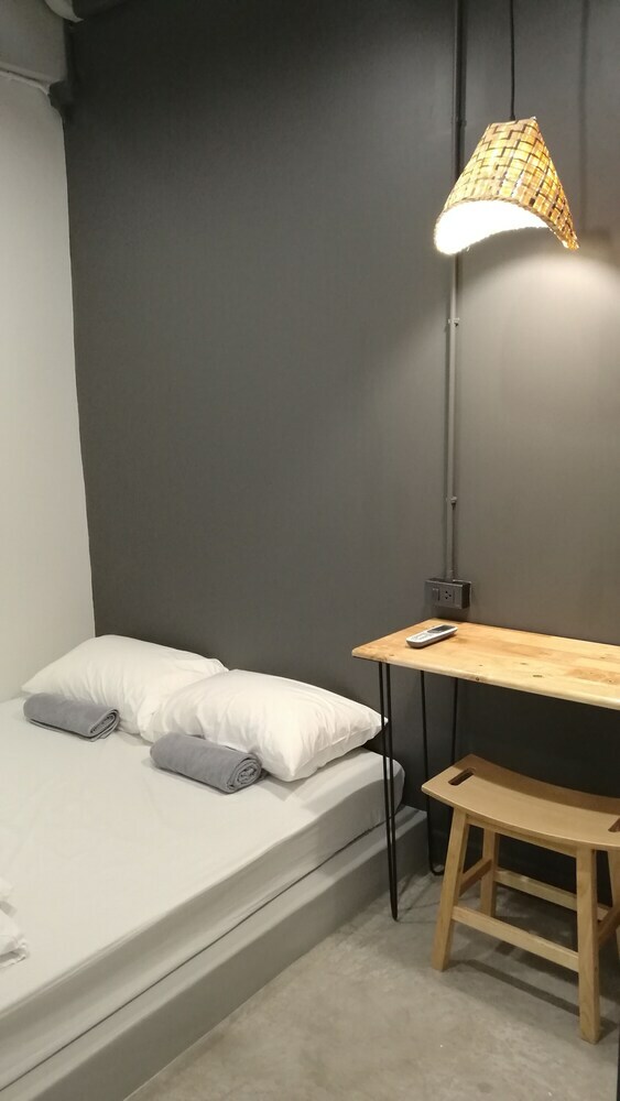 Hostal Ekanek Hostel Bangkok - Adults Only