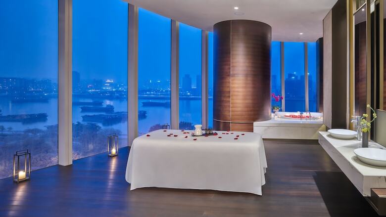 Hotel Intercontinental Guangzhou Exhibition Center