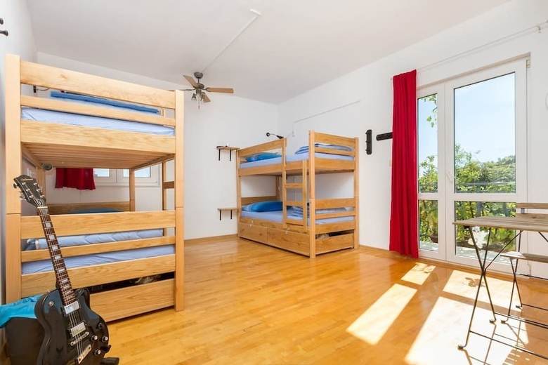 Hostal Hostel Oktarin
