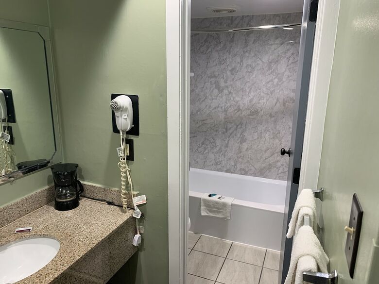 Uptown Greenville Hotel
