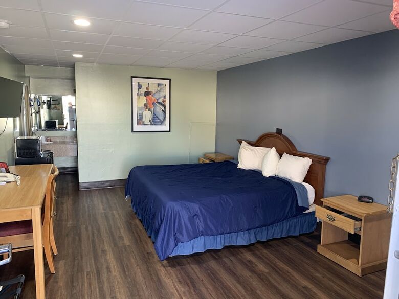 Uptown Greenville Hotel