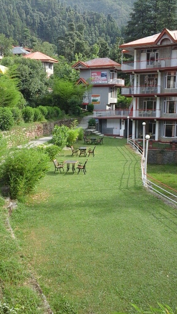 Hotel Dev Cottage