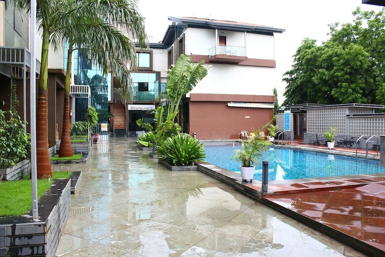 Hotel Krishna Park Resort