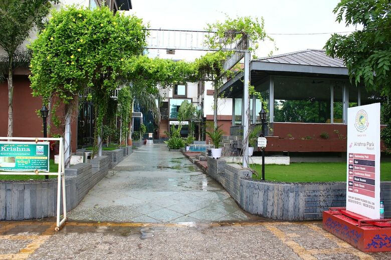 Hotel Krishna Park Resort