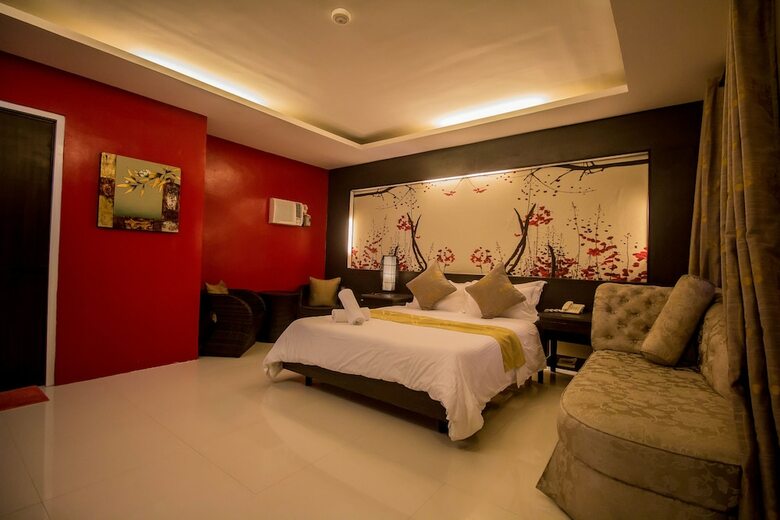 Hotel The Red Palm Suites And Restaurant