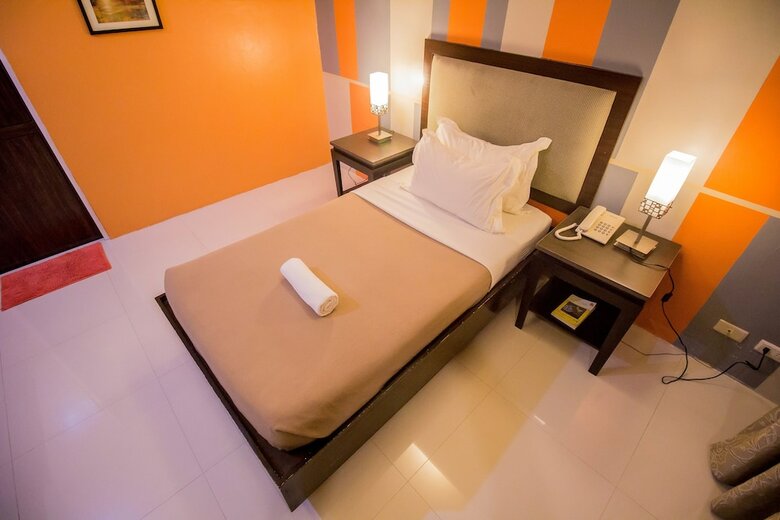 Hotel The Red Palm Suites And Restaurant