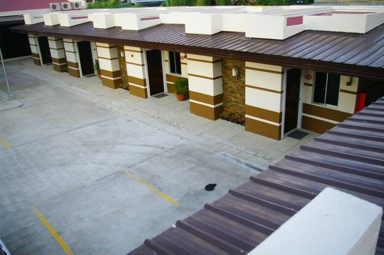 Hotel The Red Palm Suites And Restaurant