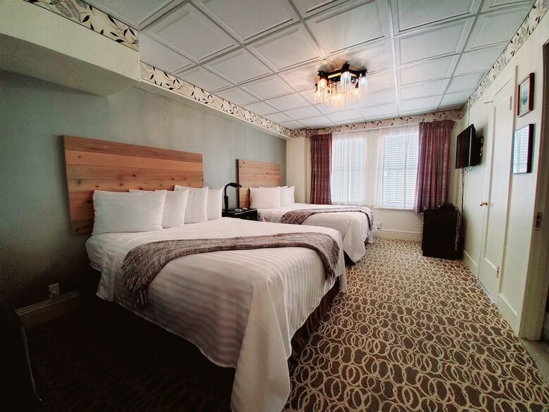 Historic Hotel Nevada And Gambling Hall