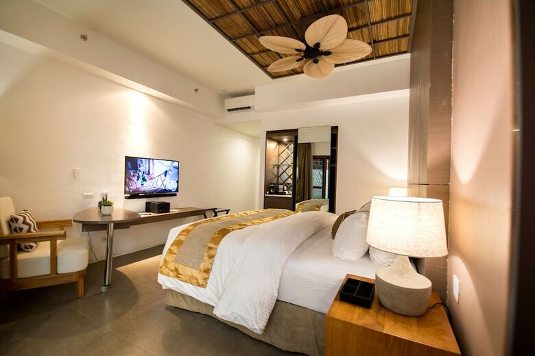 Ferra Hotel And Garden Suites