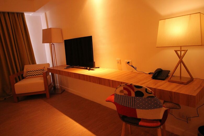 Ferra Hotel And Garden Suites