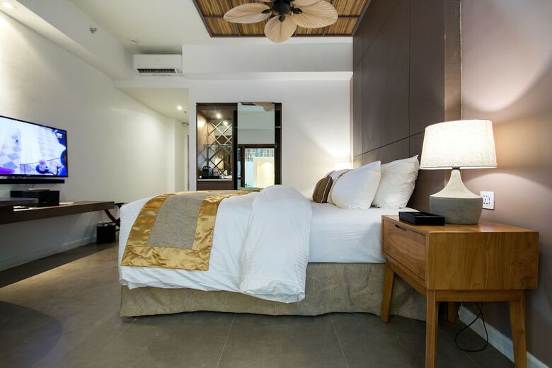 Ferra Hotel And Garden Suites
