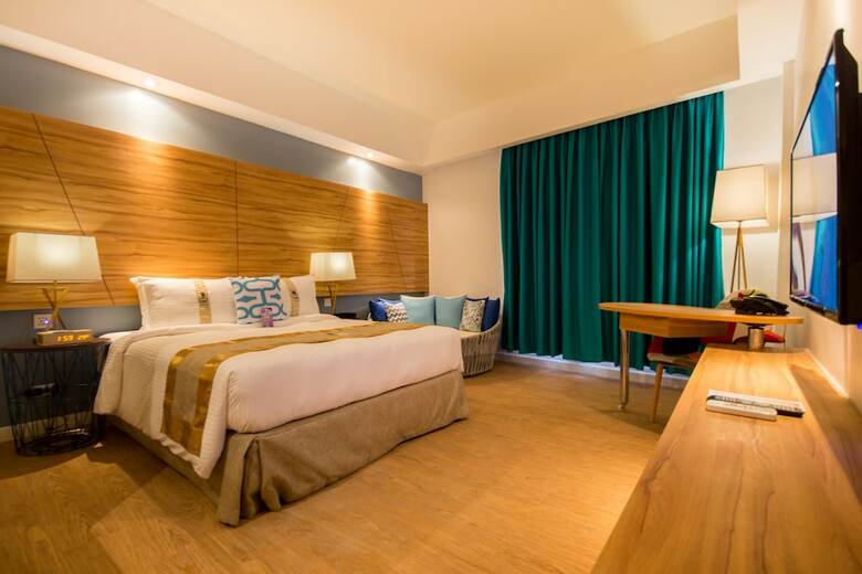 Ferra Hotel And Garden Suites
