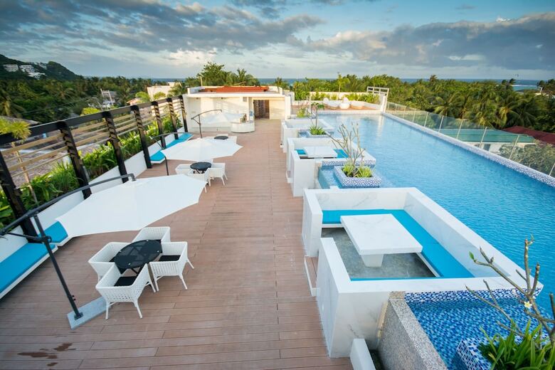 Ferra Hotel And Garden Suites