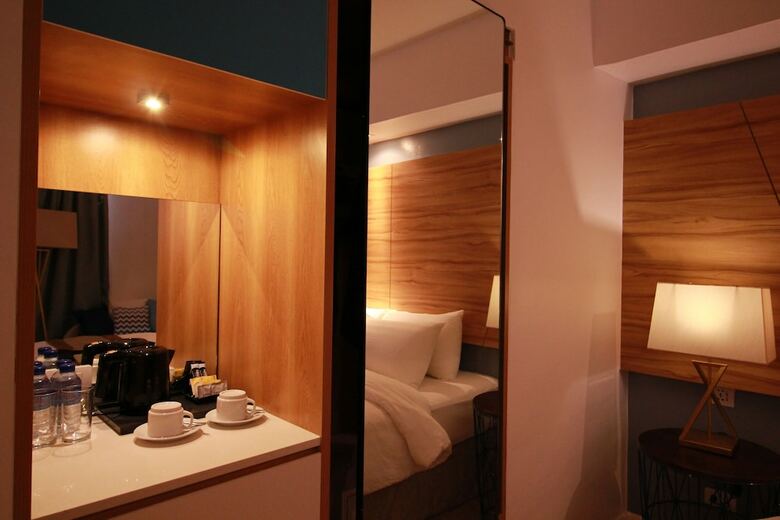 Ferra Hotel And Garden Suites