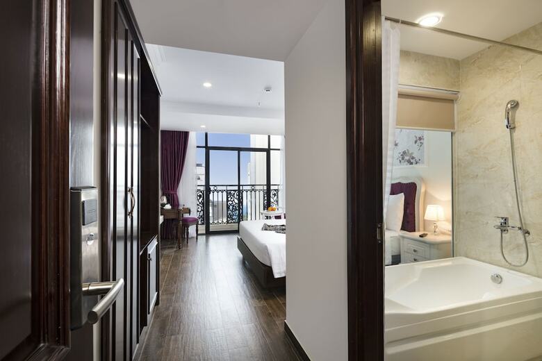 Bonjour Nha Trang Hotel