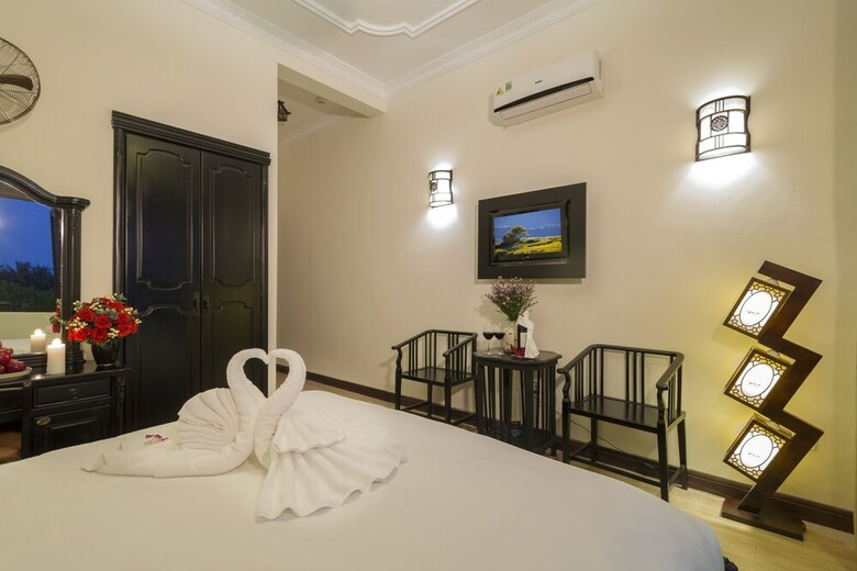 Lu Na Diamond Riverside Hotel
