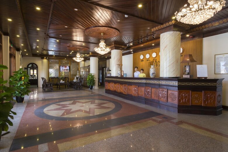 Lu Na Diamond Riverside Hotel