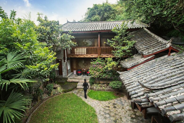 Lijiang Ivy Garden Mountain View Hotel