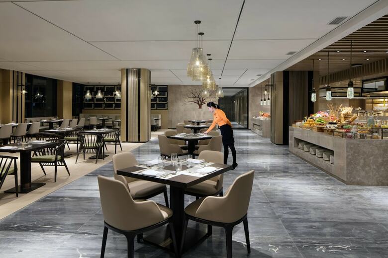 Hotel Courtyard By Marriott Zhengzhou Airport