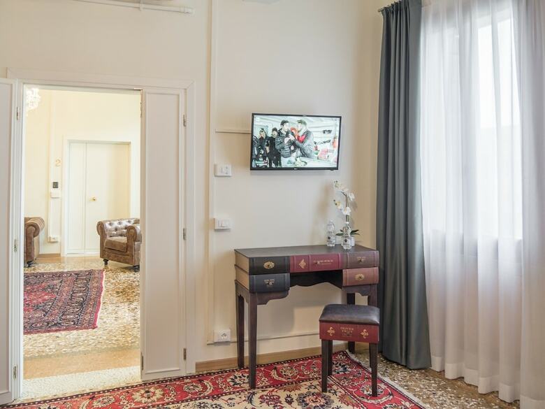 Grand Canal Suites