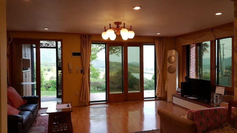 Full Moon Dalbawi Pension