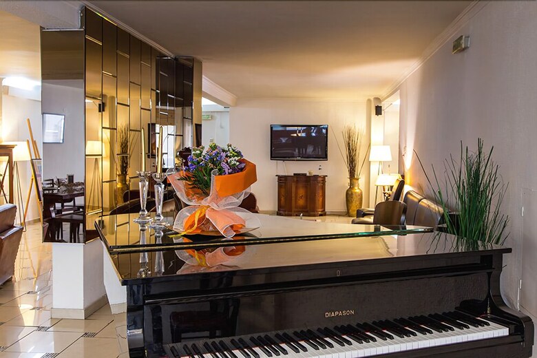 Alexios Inn Hotel