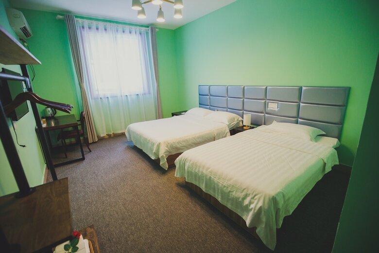 White Horse Times Hotel