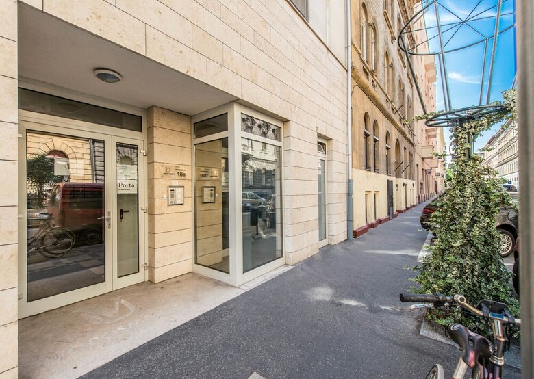 Oasis Apartments - Oktogon II