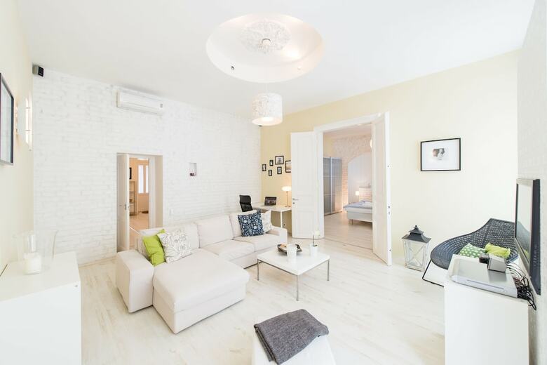 Oasis Apartments - City Park