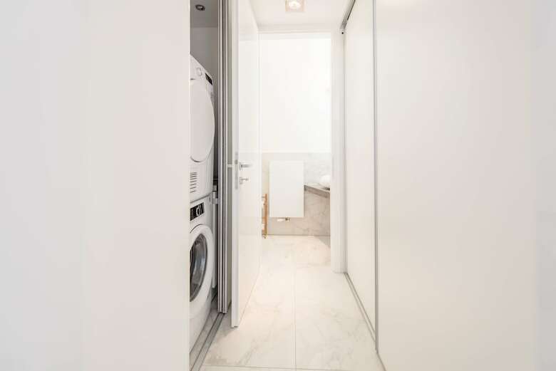 Oasis Apartments - Broadway I