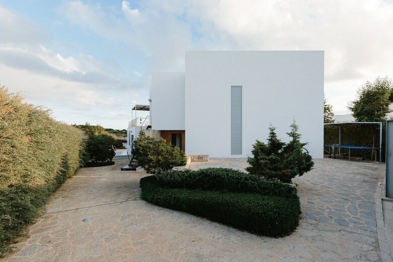 Sea Front Luxurious Villa
