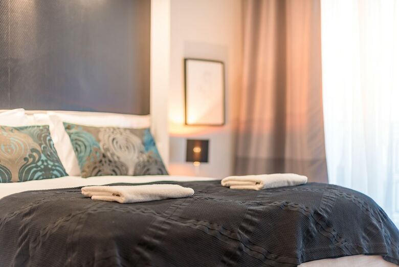 Oasis Apartments - Liberty Bridge