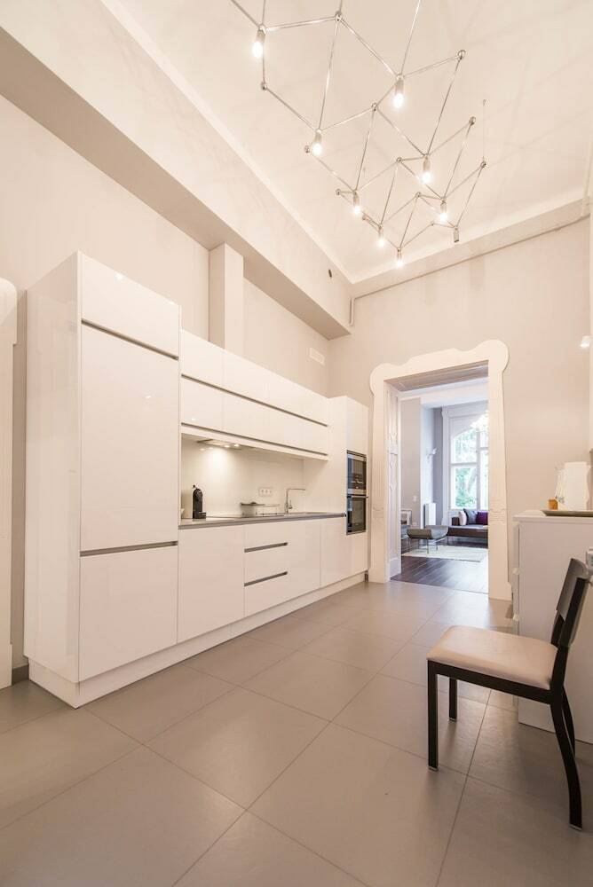 Oasis Apartments - Parliament II