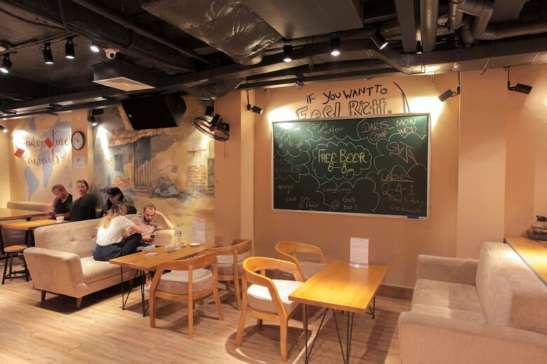 Hostal Reddoorz Hostel @ Signature Inn